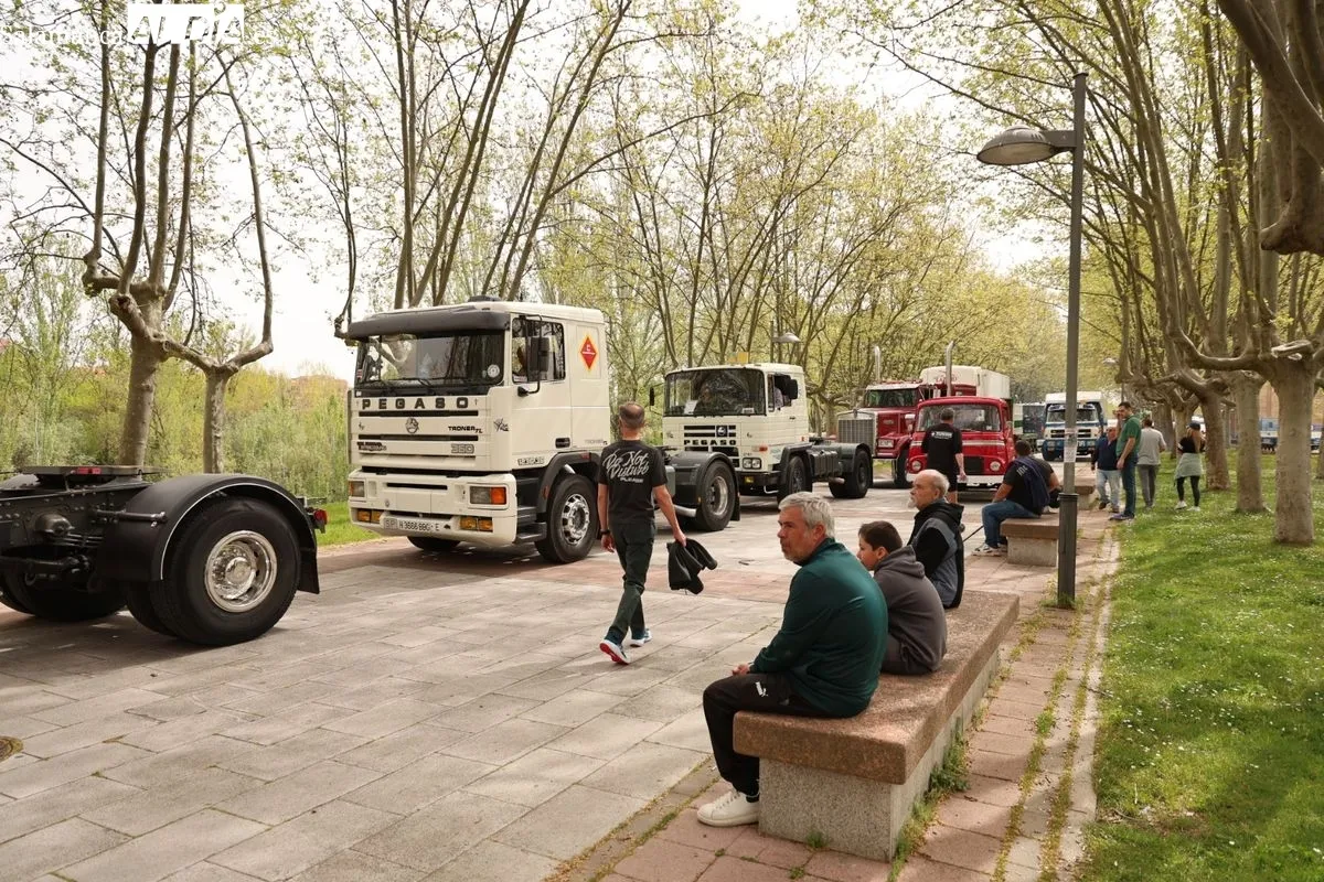 Salamanca ha dado el pistoletazo de salida a la X Ruta Peña de Francia de Clásicos Pesados. Fotos: David Sañudo