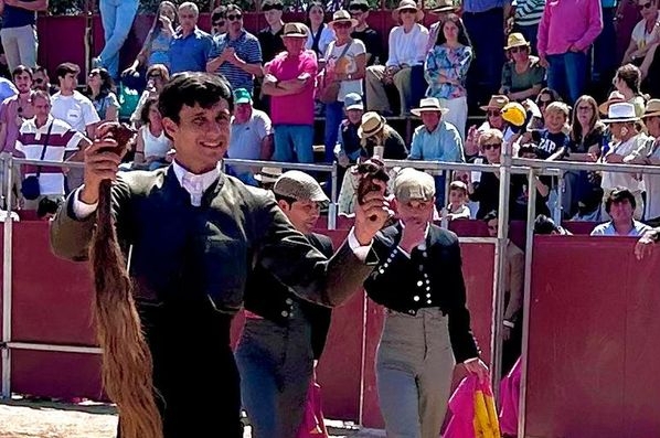 Manuel Diosleguarde corta un rabo en Segurilla