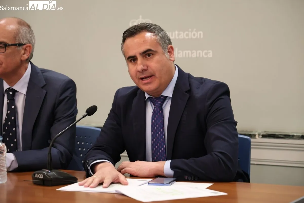 Presentación de las ayudas para la instalación y el mantenimiento de cajeros automáticos en los municipios de la provincia incluidos en el Plan Socioeconómico de La Raya. Foto de David Sañudo