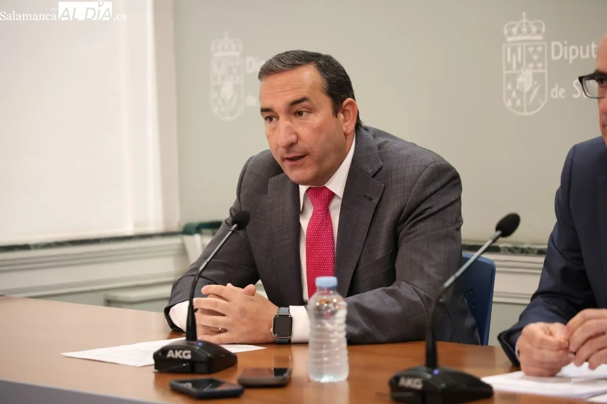 Presentación de las ayudas para la instalación y el mantenimiento de cajeros automáticos en los municipios de la provincia incluidos en el Plan Socioeconómico de La Raya. Foto de David Sañudo