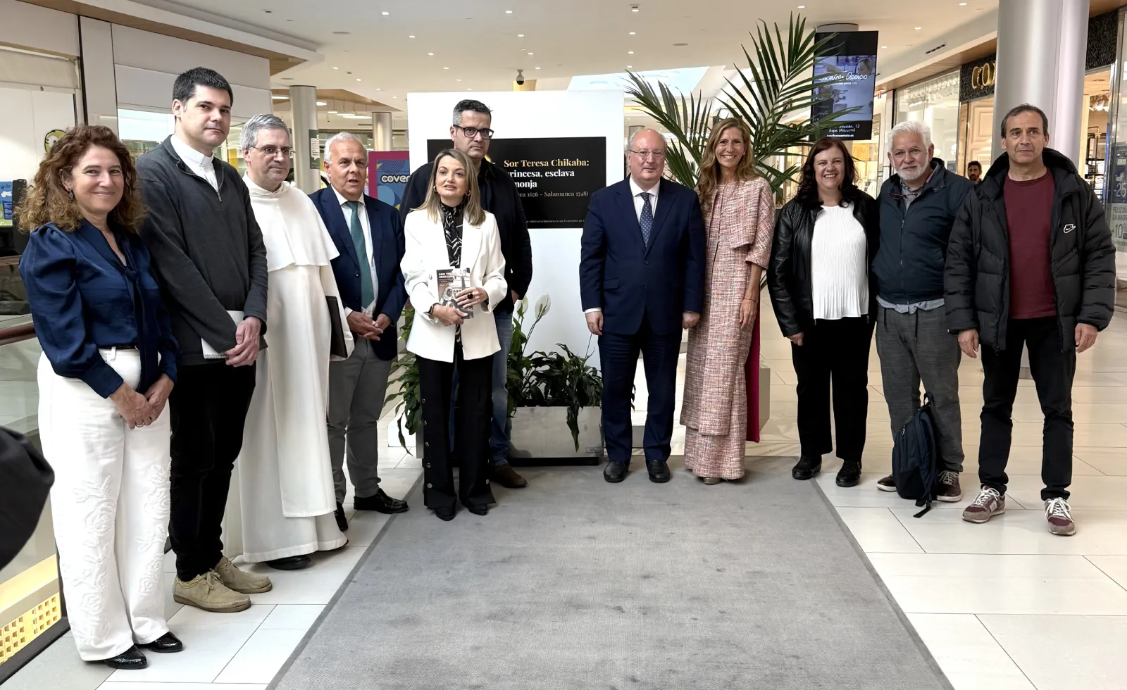 Exposición de Sor Teresa Chikaba en el Centro Comercial El Tormes