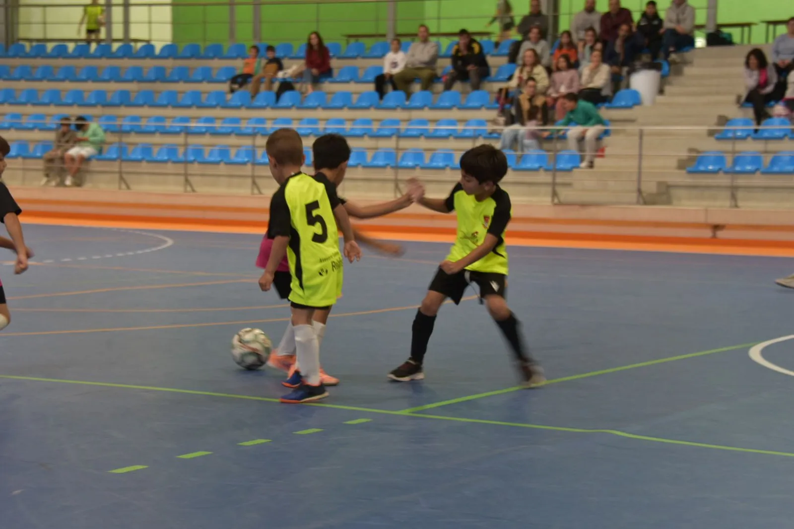 Foto 2 - Comienzo de la III Edici&oacute;n de la Liga Comarcal de la Escuela de F&uacute;tbol del Ciudad Rodrigo CF