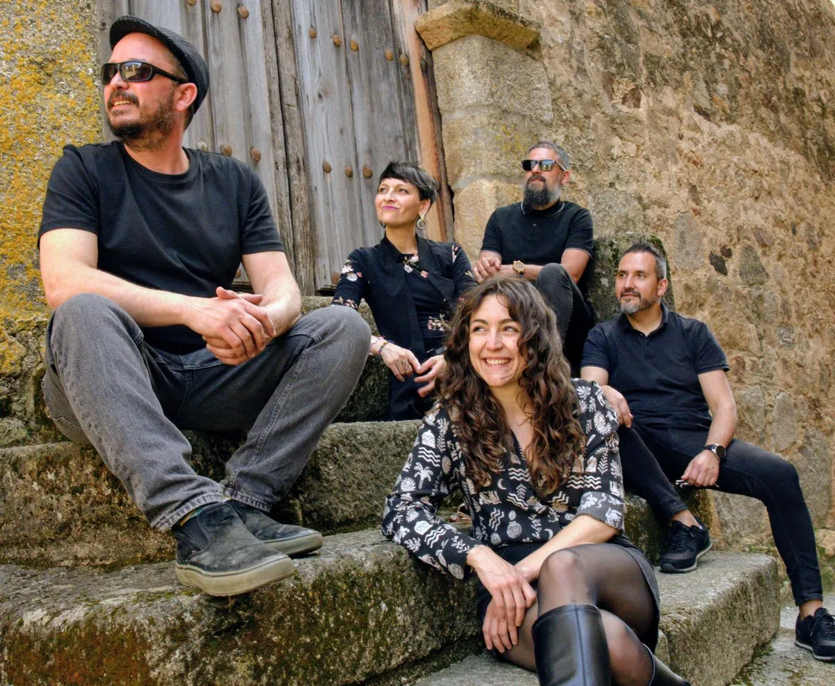 La banda salmantina Folk on Crest lanza Enmarañando, su sexto disco de estudio