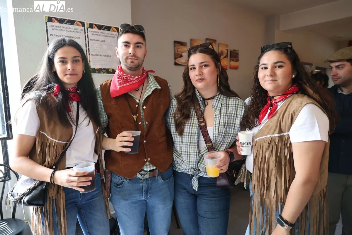 Estudiantes de Ciencias Agrarias y Ambientales celebra sus fiestas con disfraces. Foto de David Sañudo
