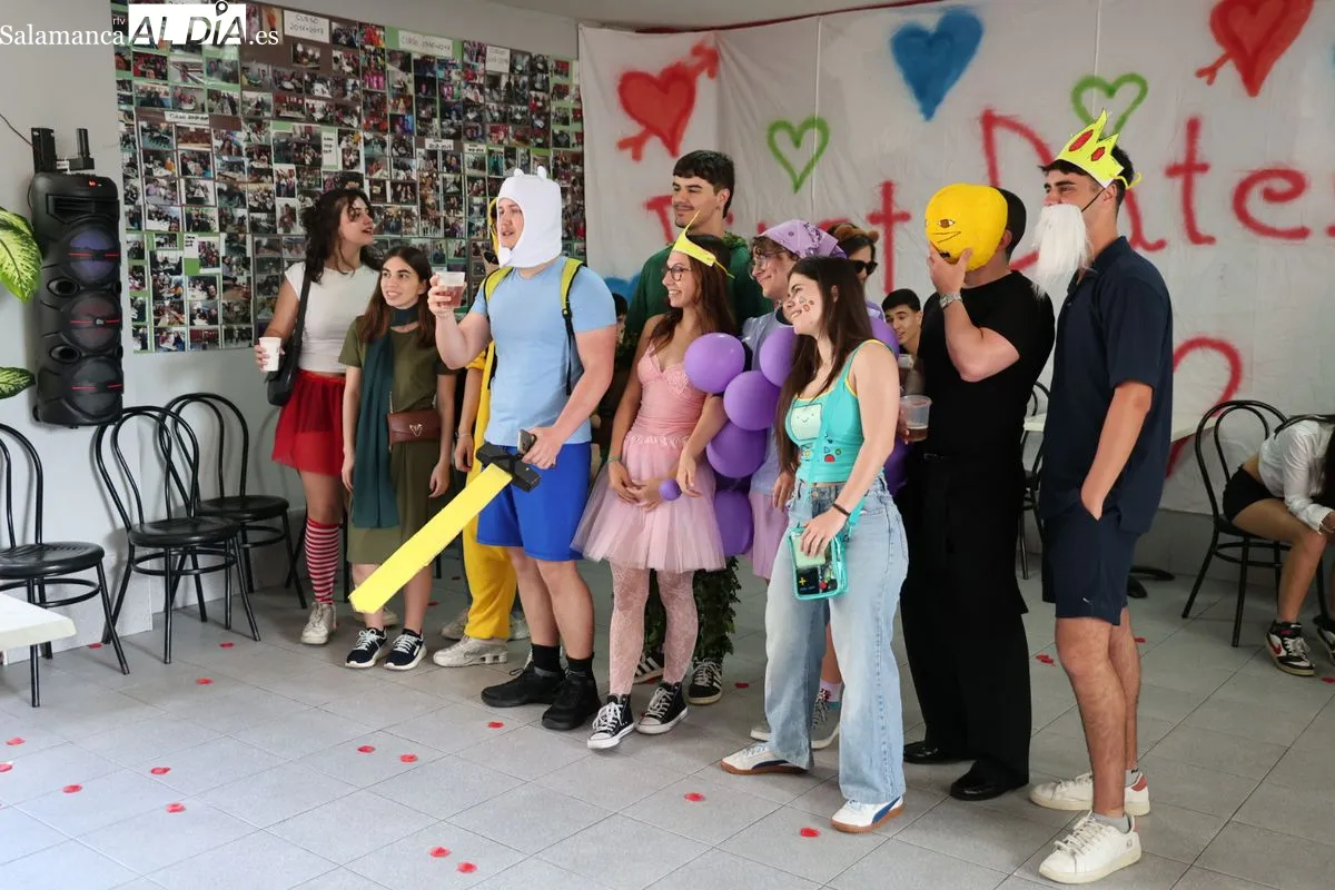 Estudiantes de Ciencias Agrarias y Ambientales celebra sus fiestas con disfraces. Foto de David Sañudo
