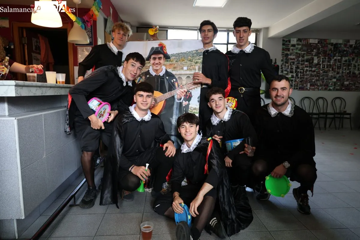 Estudiantes de Ciencias Agrarias y Ambientales celebra sus fiestas con disfraces. Foto de David Sañudo