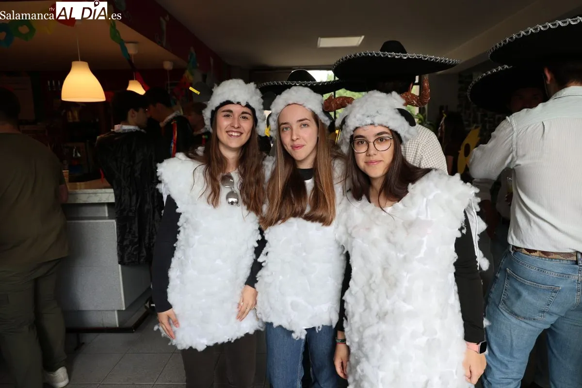 Estudiantes de Ciencias Agrarias y Ambientales celebra sus fiestas con disfraces. Foto de David Sañudo
