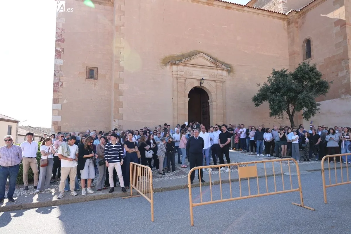 Funeral de María Caamaño en Encinas de Abajo. Fotos: David Sañudo