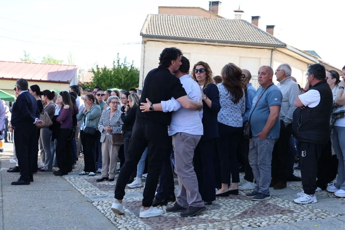 Funeral de María Caamaño en Encinas de Abajo. Fotos: David Sañudo