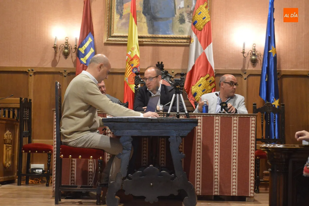 Foto 2 - A la espera de contestaci&oacute;n del dramaturgo F. Arrabal  para hacer inventario en Par&iacute;s de su legado editorial y pict&oacute;rico para formar un proyecto cultural en el Palacio de Los &Aacute;guila