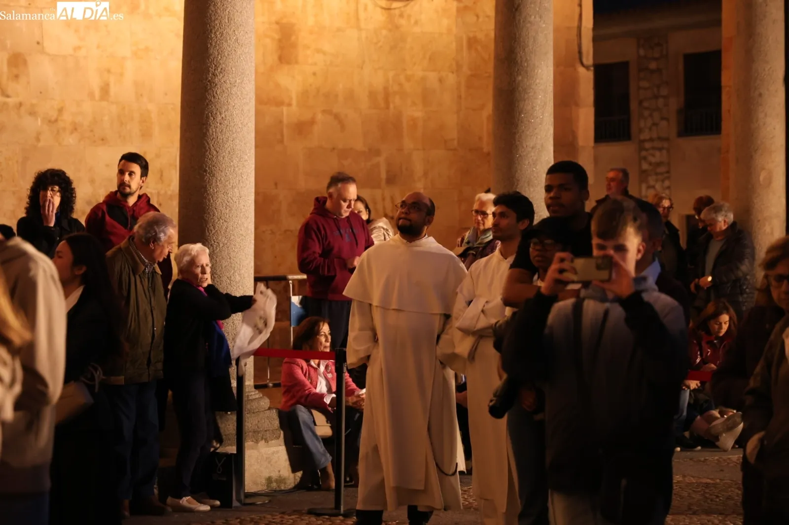 Foto 7 - V&Iacute;DEO y FOTOS | El videomapping sobre la Escuela de Salamanca llena San Esteban
