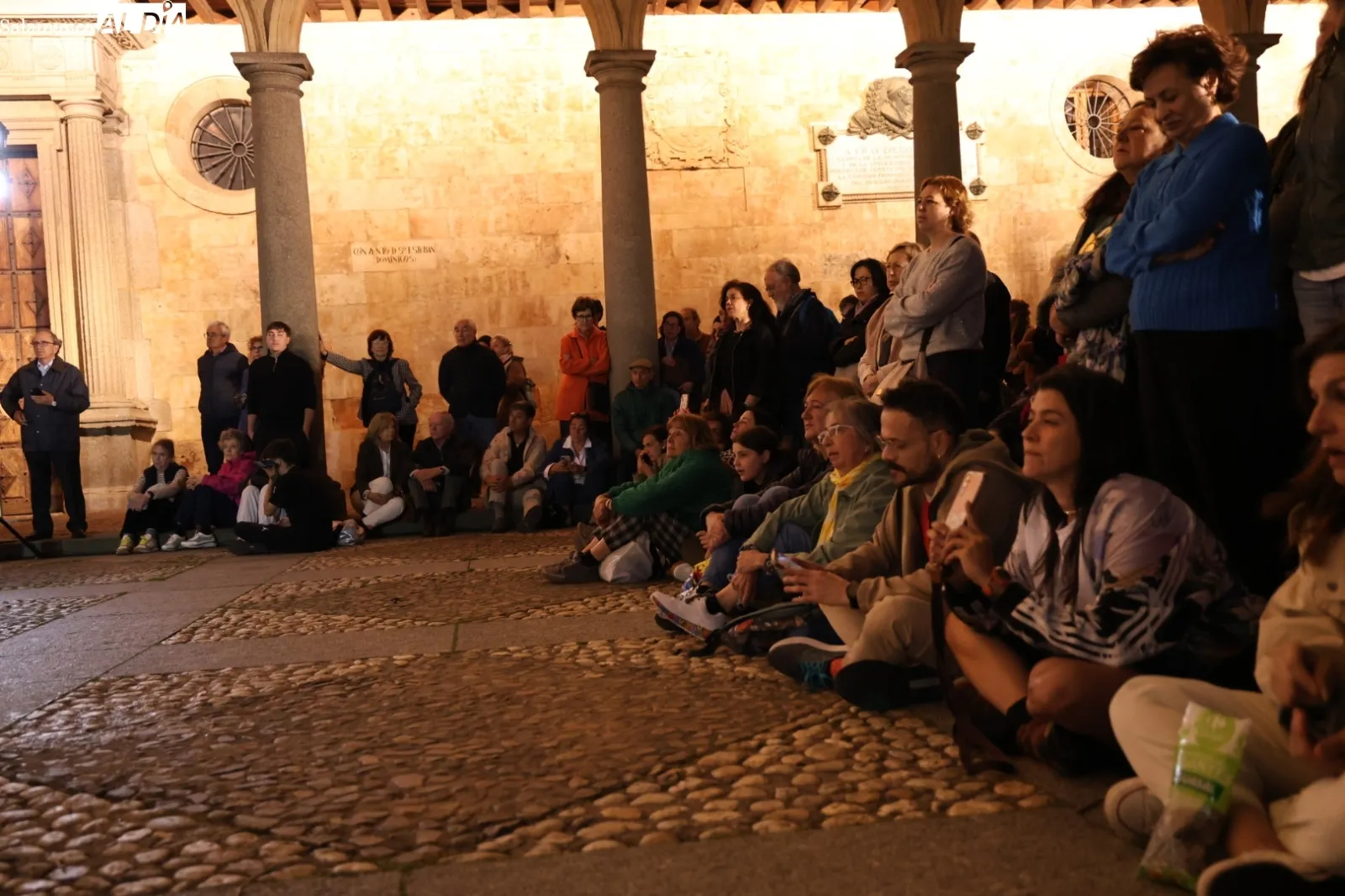 Foto 11 - V&Iacute;DEO y FOTOS | El videomapping sobre la Escuela de Salamanca llena San Esteban