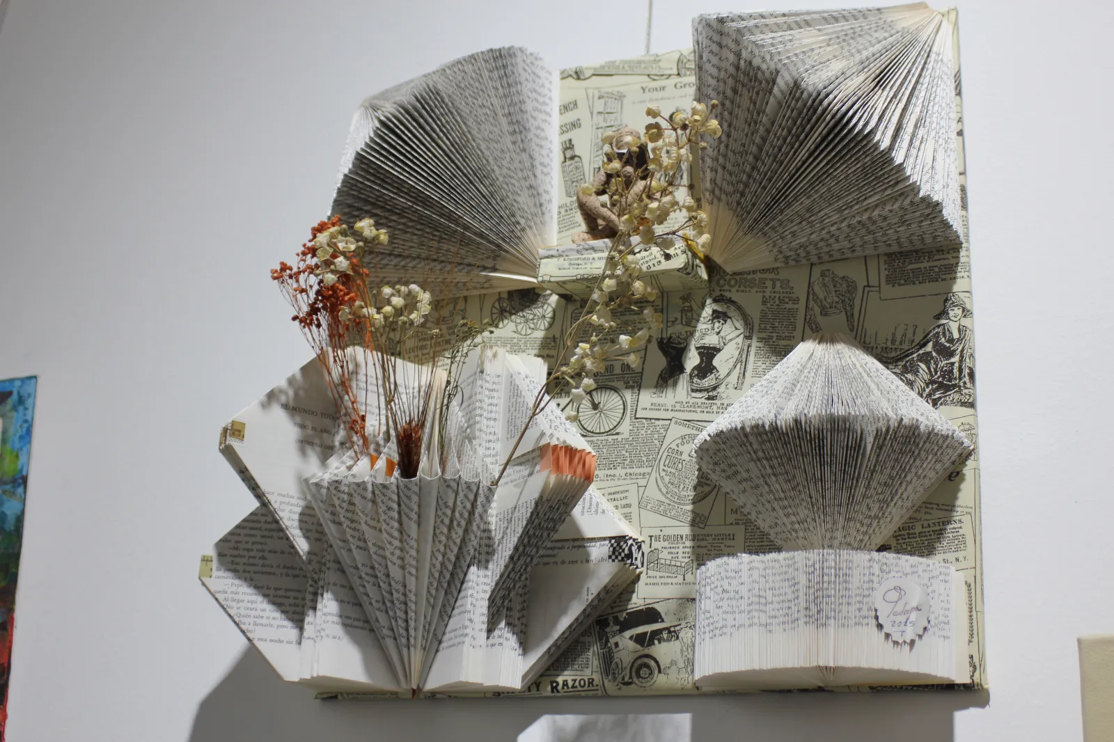 Materia Literaria, una exposición de Pedropa y Helena Robledo en la sala de El Casino para darle una nueva vida a los libros