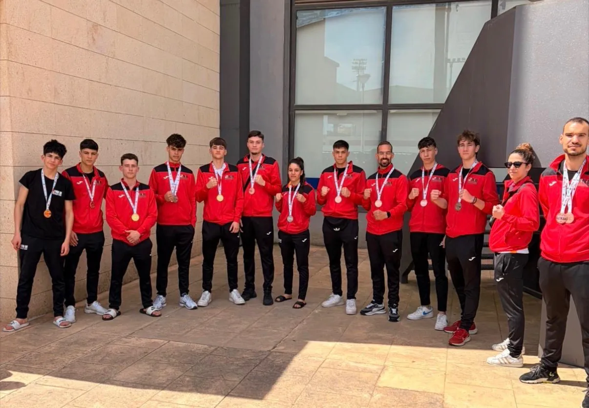 El club José Ángel Gómez de Salamanca logra 14 medallas en Kickboxing