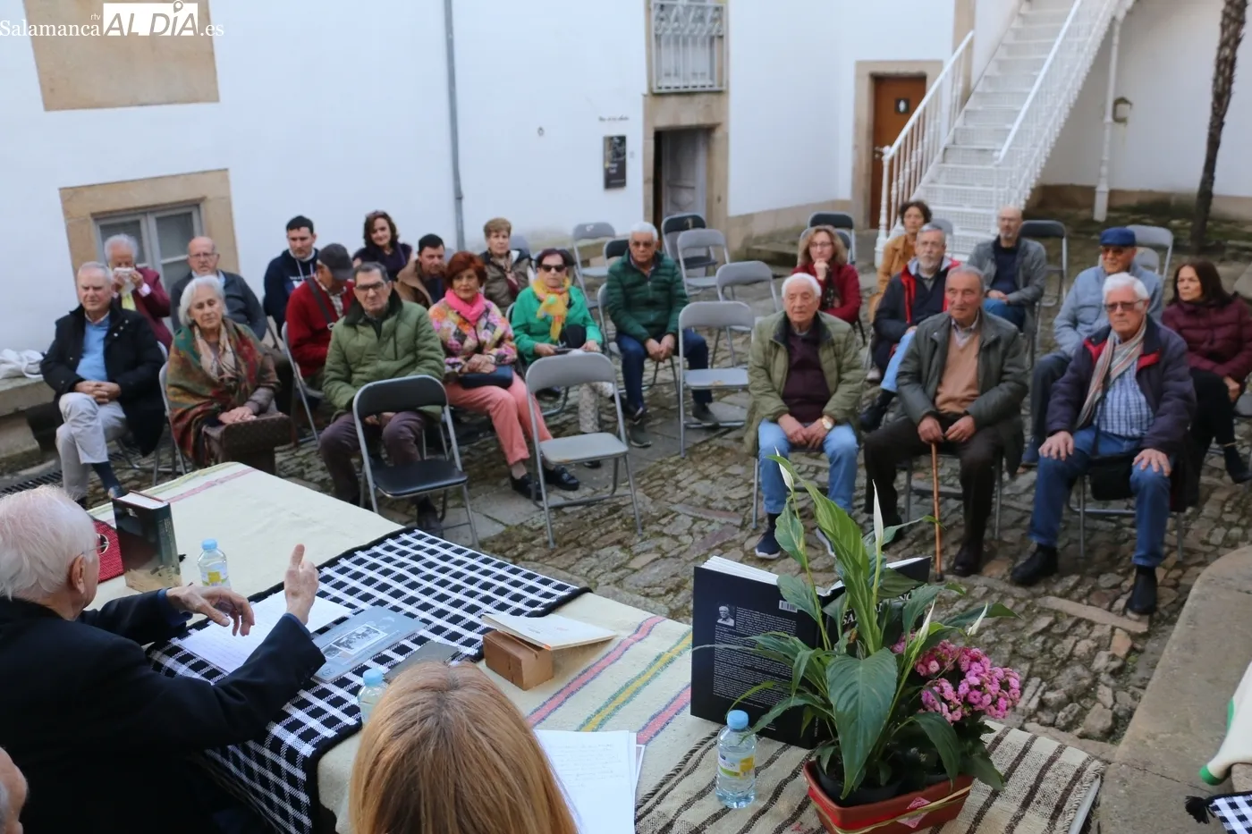 Presentación del Cuaderno 'Los telares de Lumbrales... / CORRAL