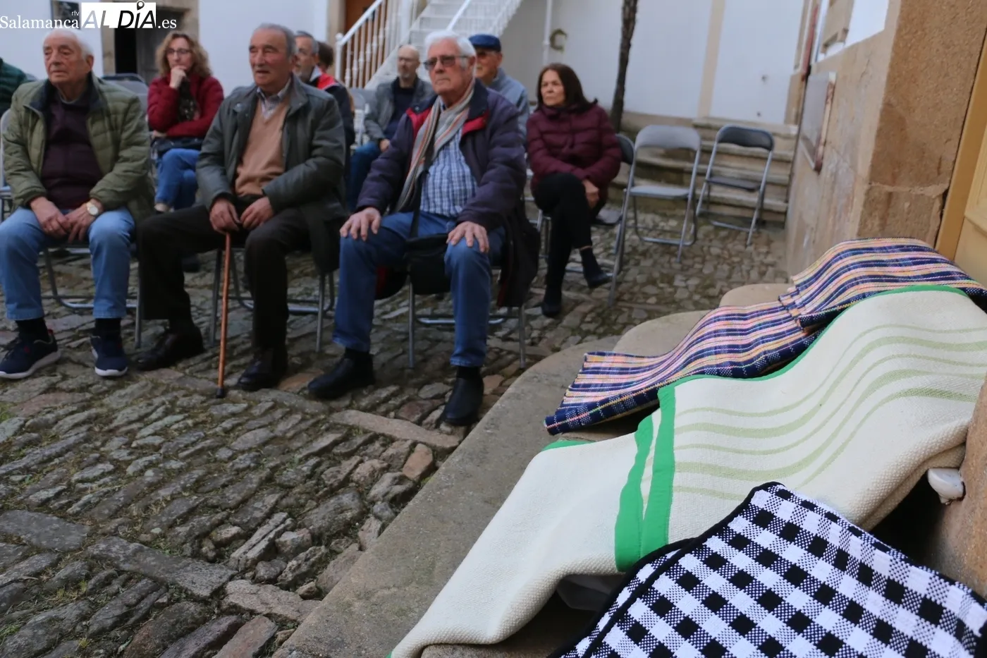 Presentación del Cuaderno 'Los telares de Lumbrales... / CORRAL