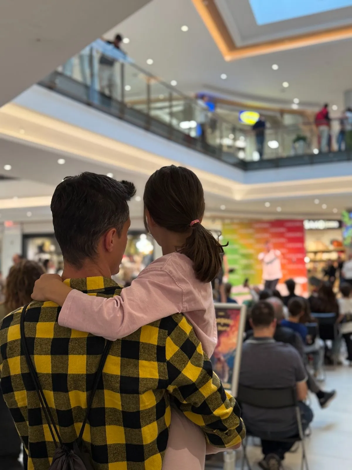 Foto 6 - El espect&aacute;culo de Jes Martin en El Tormes triunfa en su mensaje de apoyo al autismo