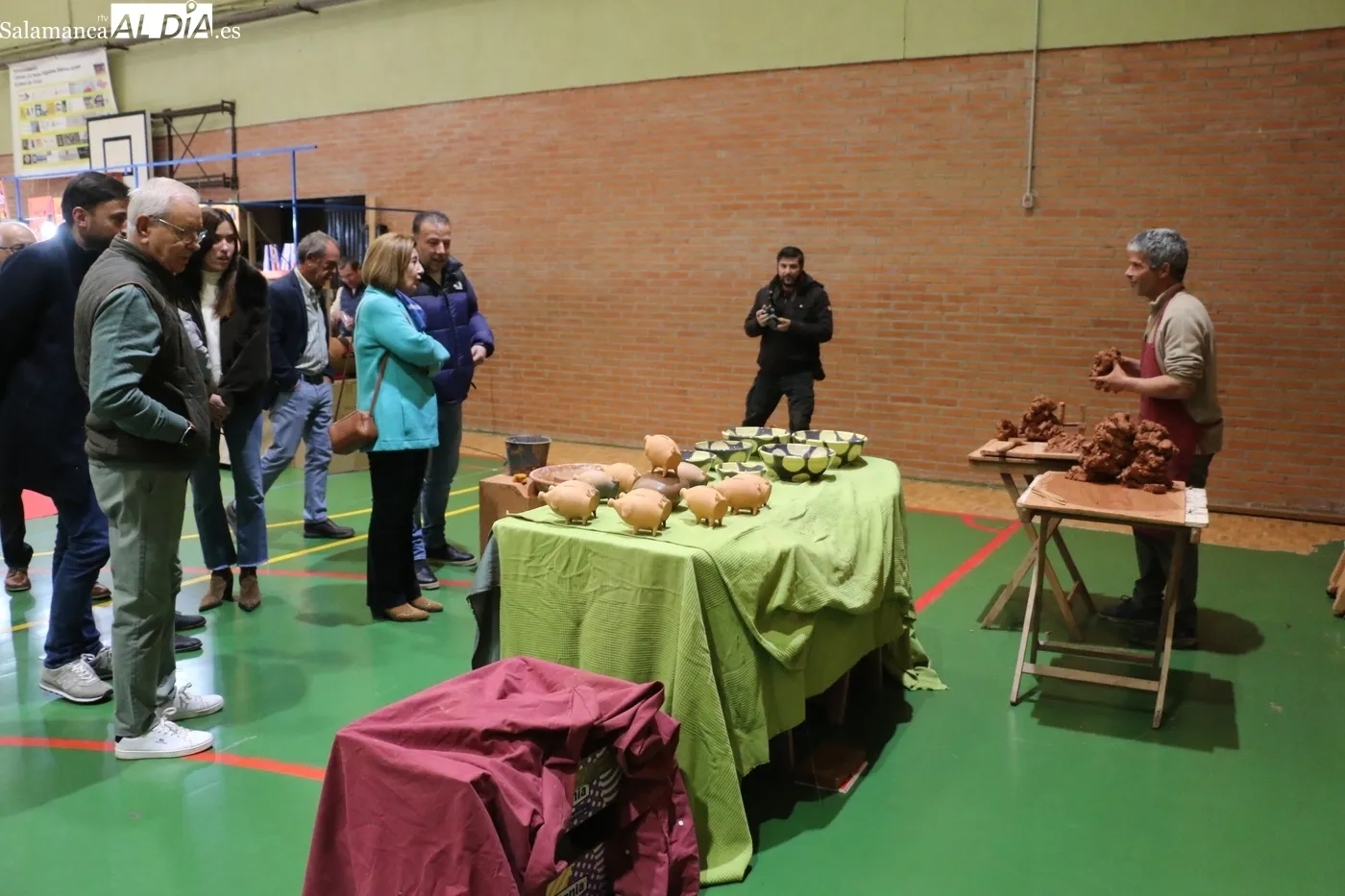 La Feria Agroalimentaria de Vitigudino cuenta con una treintena de expositores / CORRAL  
