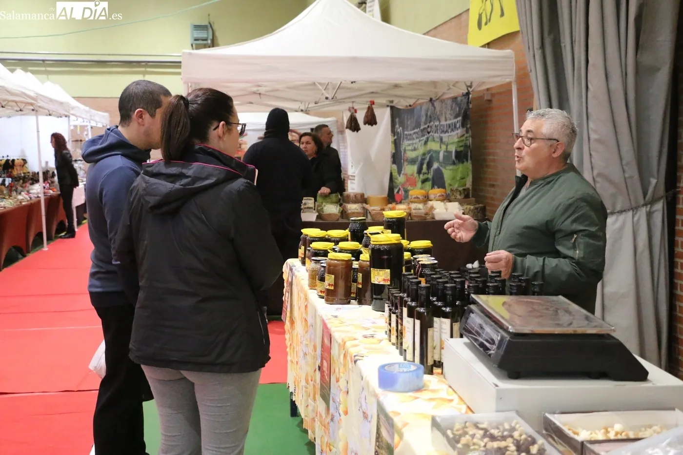 La Feria Agroalimentaria de Vitigudino cuenta con una treintena de expositores / CORRAL  