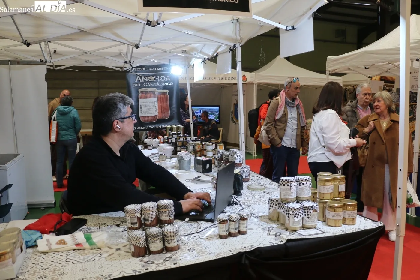 Desarrollo de la Feria Agroalimentaria de Vitigudino / CORRAL 