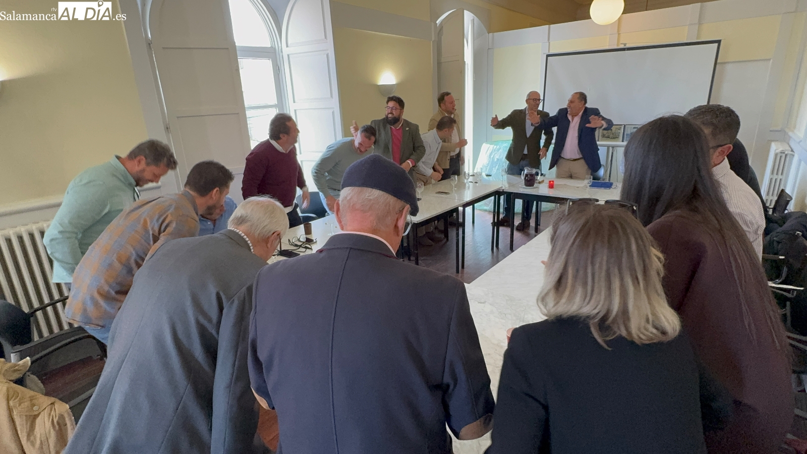 Entre dados, carcajadas y limonadas: Las Mecas siguen marcando el Viernes Santo en Peñaranda