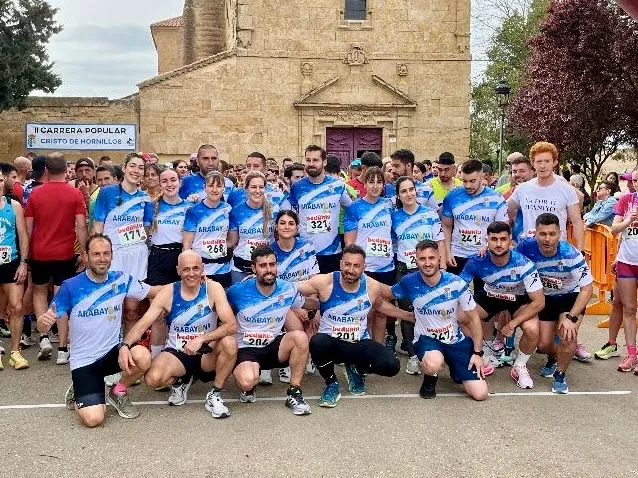Foto 6 - Ignacio Regalado y Ver&oacute;nica Rodr&iacute;guez se imponen en Arabayona en la festiva II Carrera Popular Cristo de Hornillos