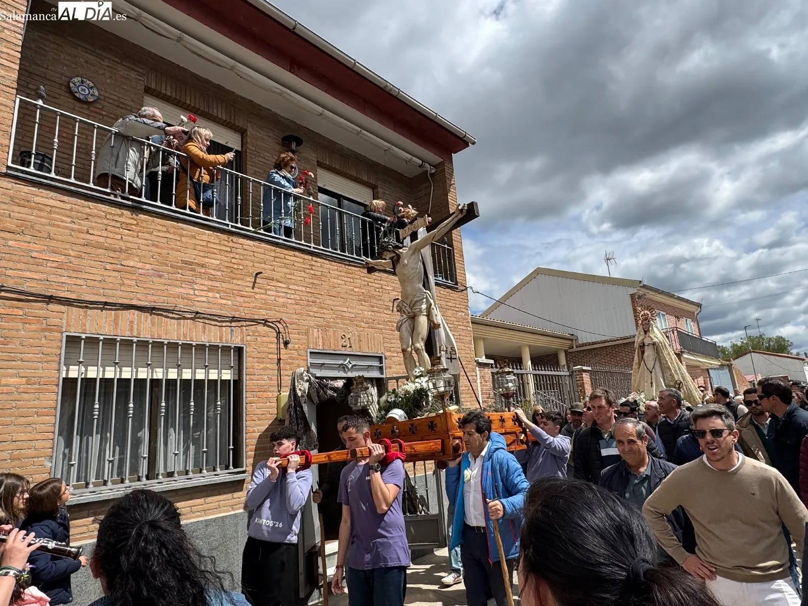 Foto 11 - Alaraz mantiene viva su tradici&oacute;n del Lunes de Aguas con la multitudinaria fiesta de los Quintos