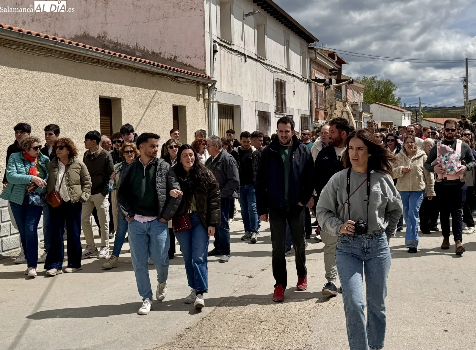 Foto 2 - Alaraz mantiene viva su tradici&oacute;n del Lunes de Aguas con la multitudinaria fiesta de los Quintos