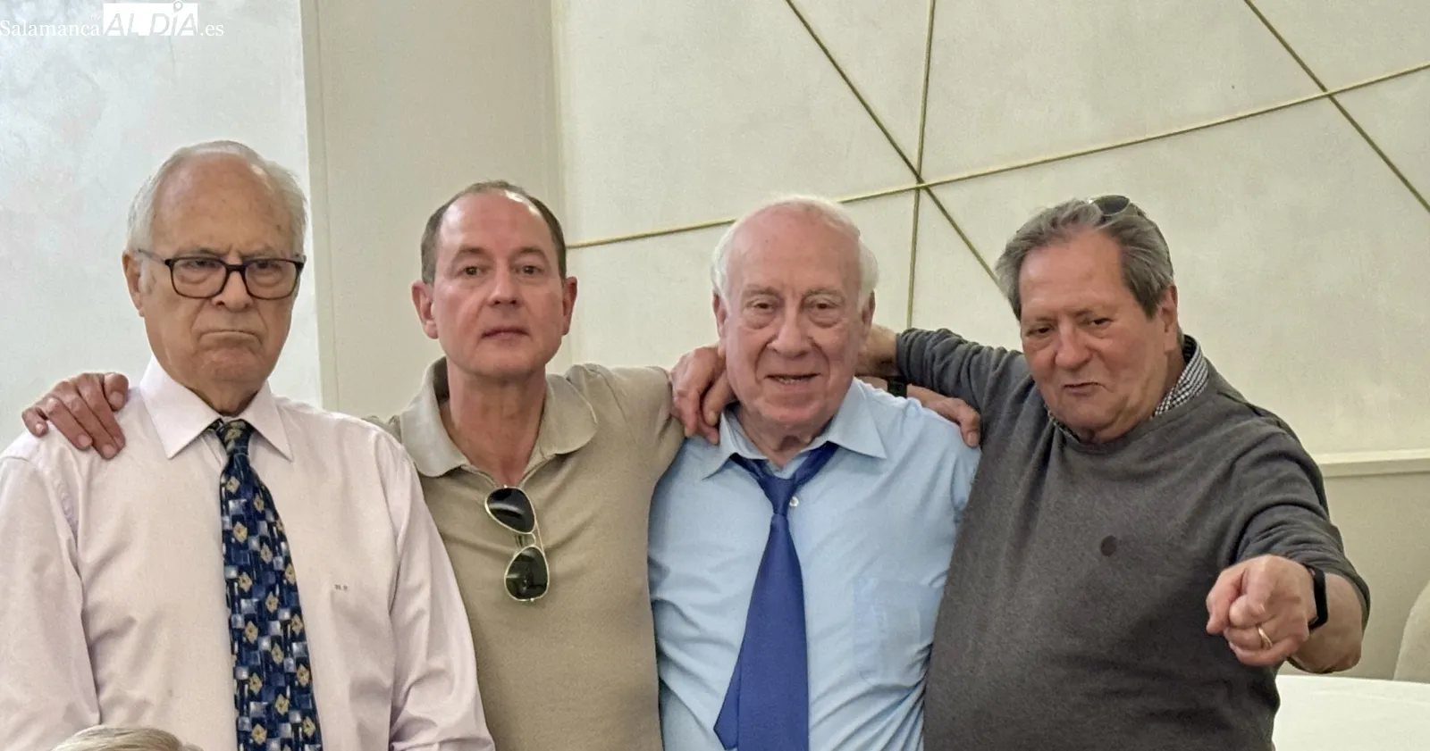 Foto 2 - Bauti Llopis re&uacute;ne a familiares, amigos y autoridades para presentar su nueva novela "Los del otro lado"