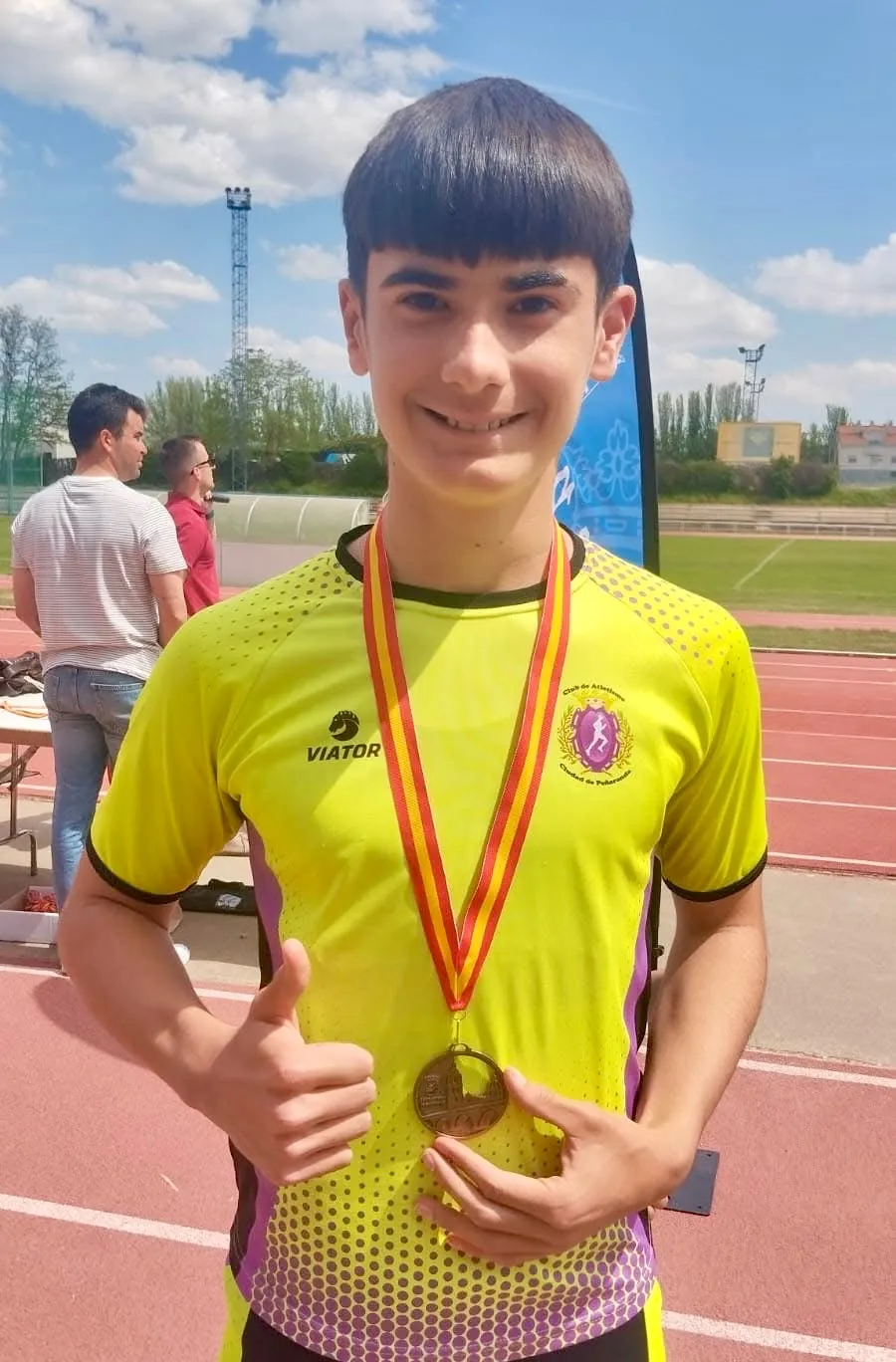 Foto 3 - Gran &eacute;xito del atletismo base pe&ntilde;arandino: nueve medallas, triunfos y actuaciones destacadas en el Helm&aacute;ntico
