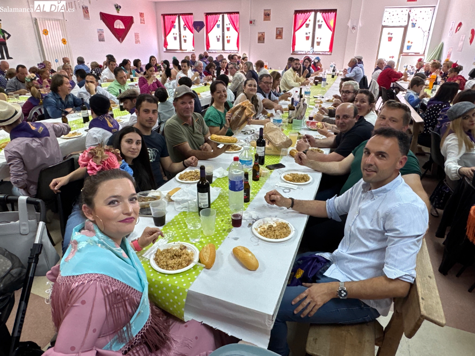 El Campo de Peñaranda vive una multitudinaria tercera Feria de Abril cargada de tradición y ambiente