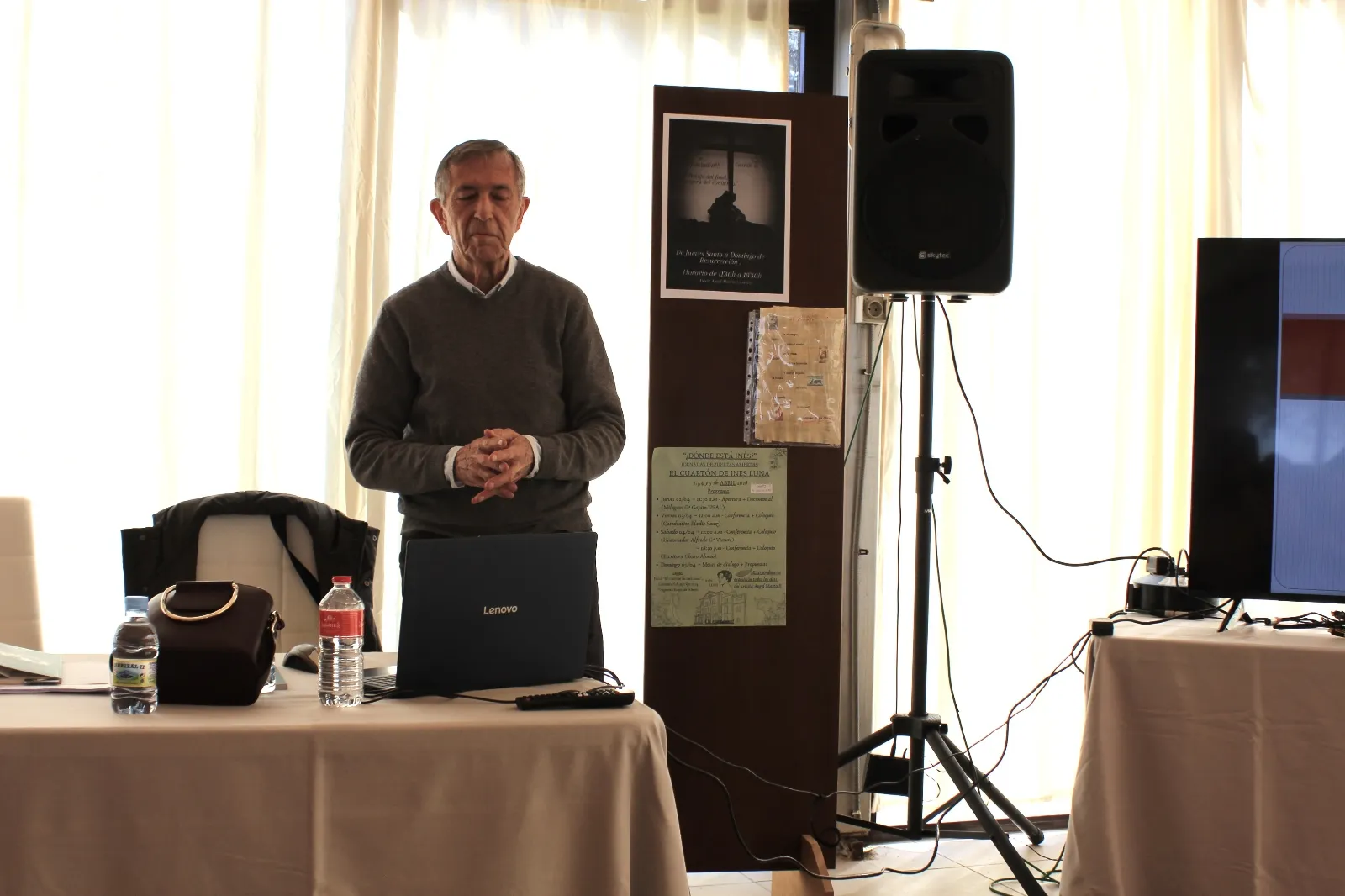La segunda jornada de las puertas abiertas en El Cuartón de Traguntía nos “ilumina” sobre la persona de Carlos Luna Beovide con el catedrático Eladio Sanz García