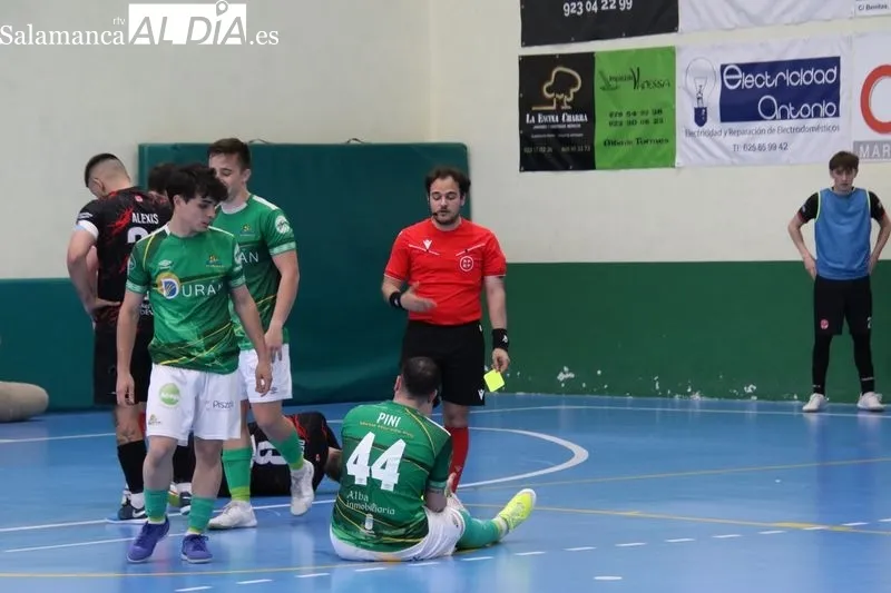 Foto 9 - FOTOS | El Piensos Dur&aacute;n Albense no aprovecha sus opciones y cae ante Coruxo en casa (1-3)