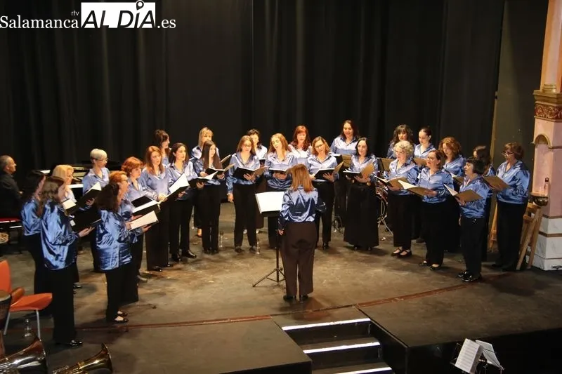 Foto 7 - El Teatro de la Villa acoge un encuentro coral y de m&uacute;sica tradicional con cuatro agrupaciones