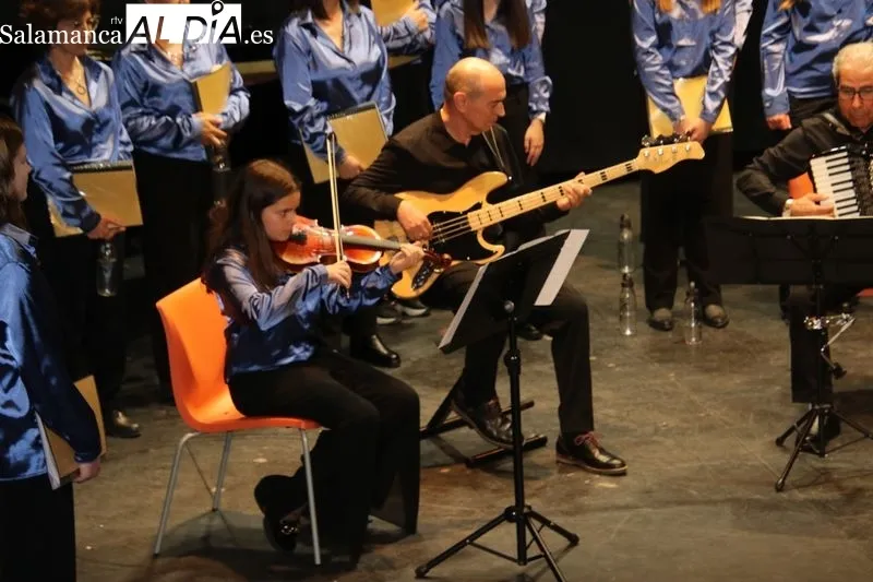 Foto 4 - El Teatro de la Villa acoge un encuentro coral y de m&uacute;sica tradicional con cuatro agrupaciones