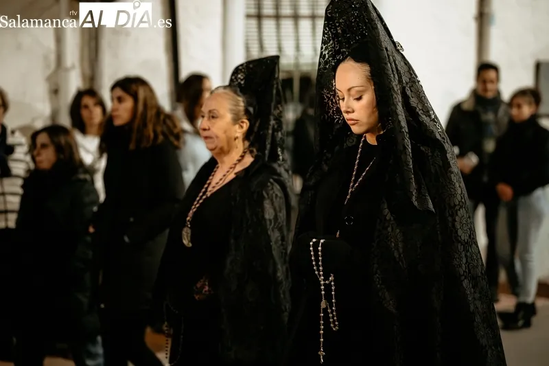 El parque del Espolón enmarca la procesión del Huerto en Alba | Imagen 1