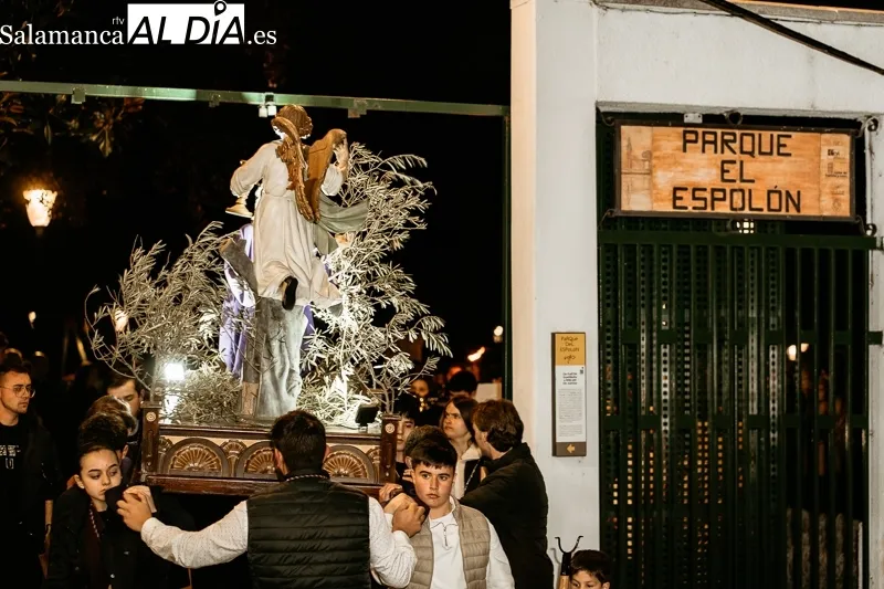 Foto 8 - El parque del Espol&oacute;n enmarca la procesi&oacute;n del Huerto en Alba
