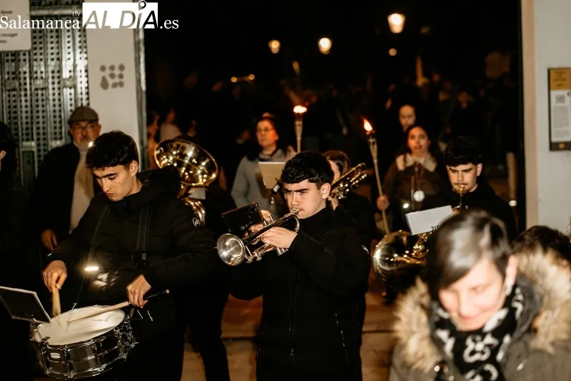 Foto 7 - El parque del Espol&oacute;n enmarca la procesi&oacute;n del Huerto en Alba
