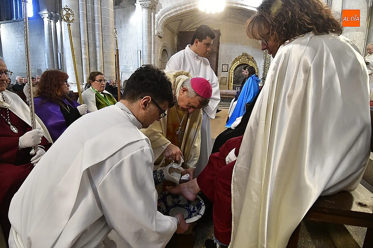 Lavado de pies en la Misa de la Cena del Señor 