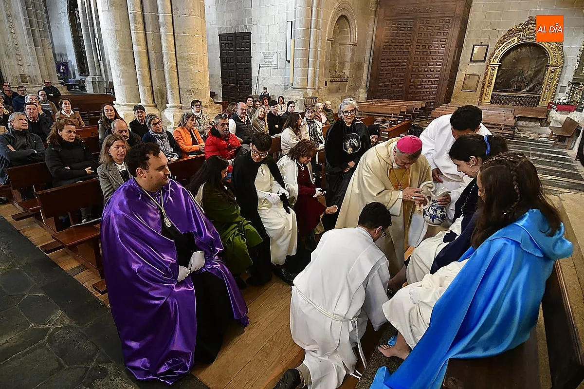Lavado de pies en la Misa de la Cena del Señor 