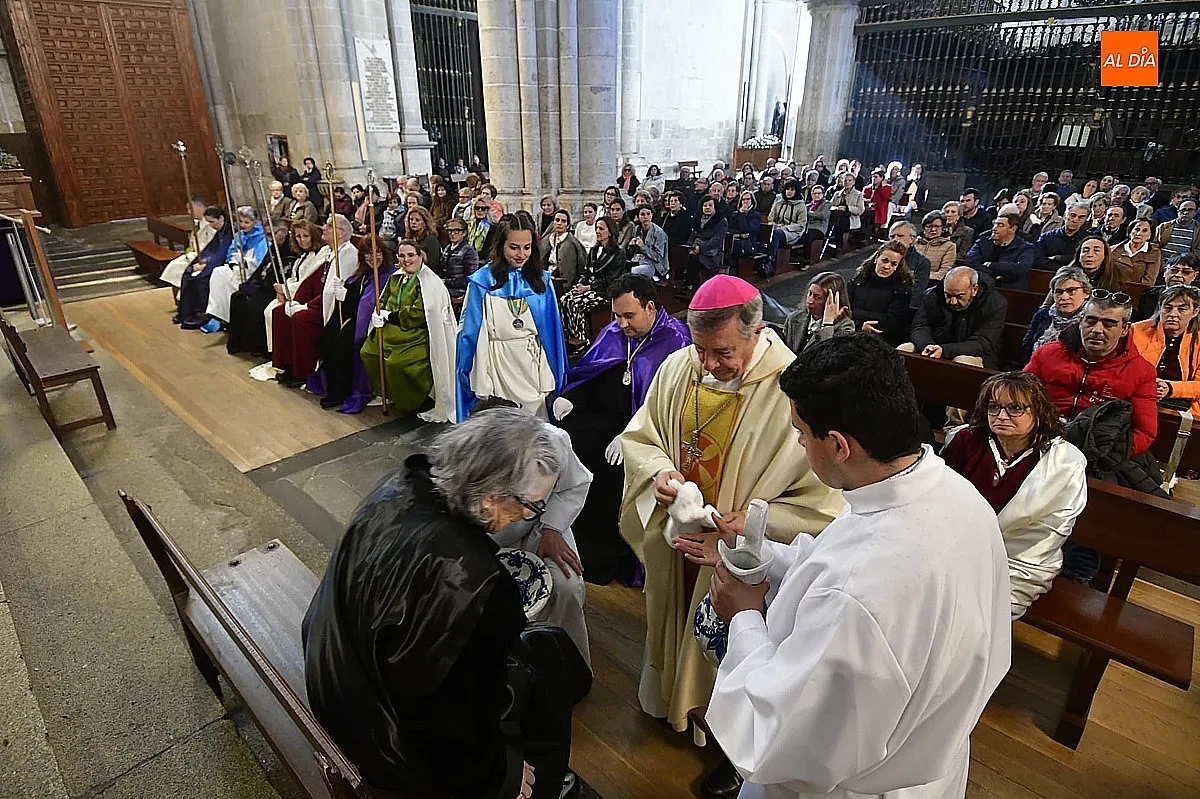 Lavado de pies en la Misa de la Cena del Señor 