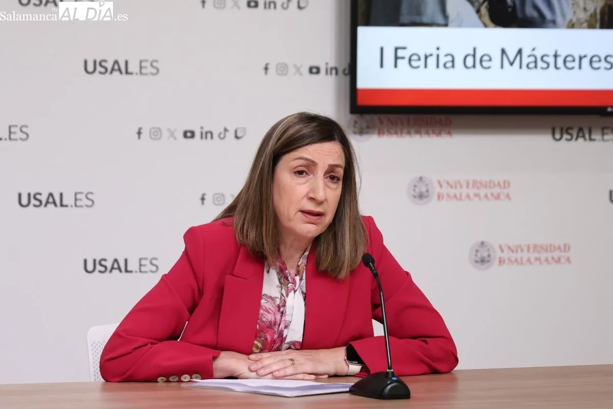 Rueda de prensa de la vicerrectora de Estudiantes, Marta Gutiérrez; la delegada del rector para Estudios de Postgrado, María Teresa Escribano; y la directora del SPIO, María Dolores García. Foto D. Sañudo