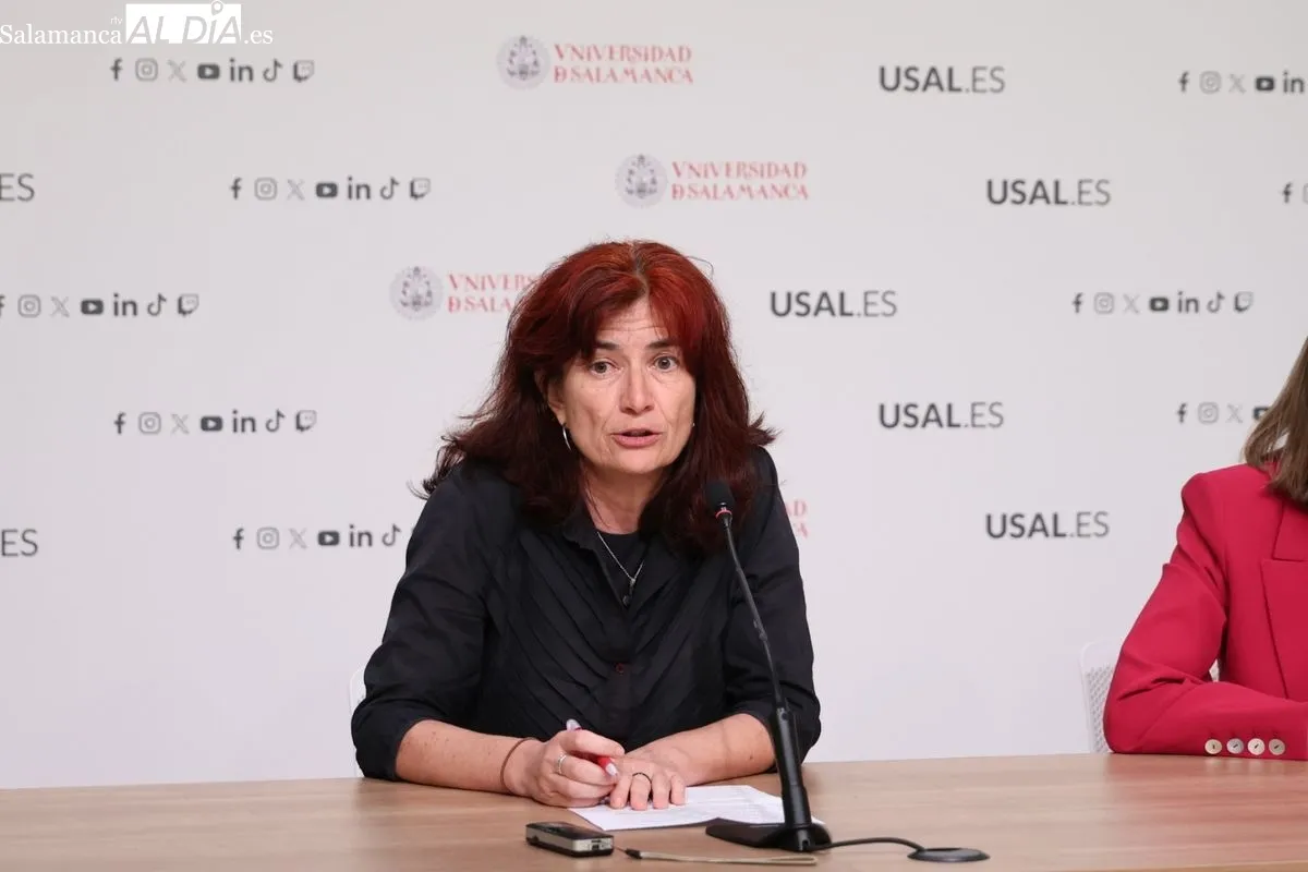 Rueda de prensa de la vicerrectora de Estudiantes, Marta Gutiérrez; la delegada del rector para Estudios de Postgrado, María Teresa Escribano; y la directora del SPIO, María Dolores García. Foto D. Sañudo