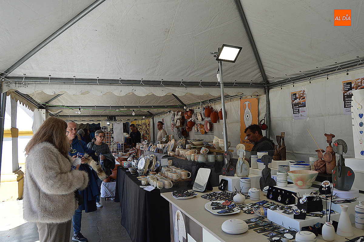 Inauguración del V Mercado de Artesanía con 19 expositores 