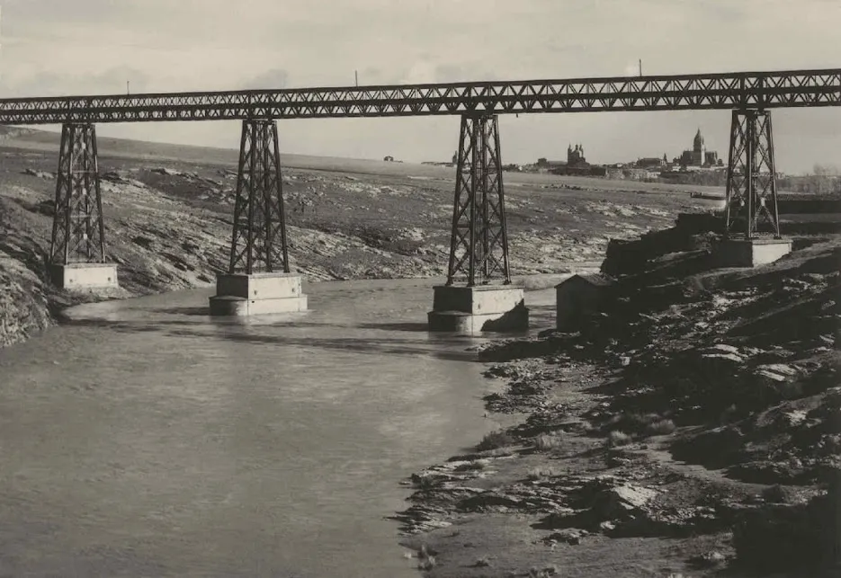 El antiguo puente ferroviario de la Salud en Salamanca