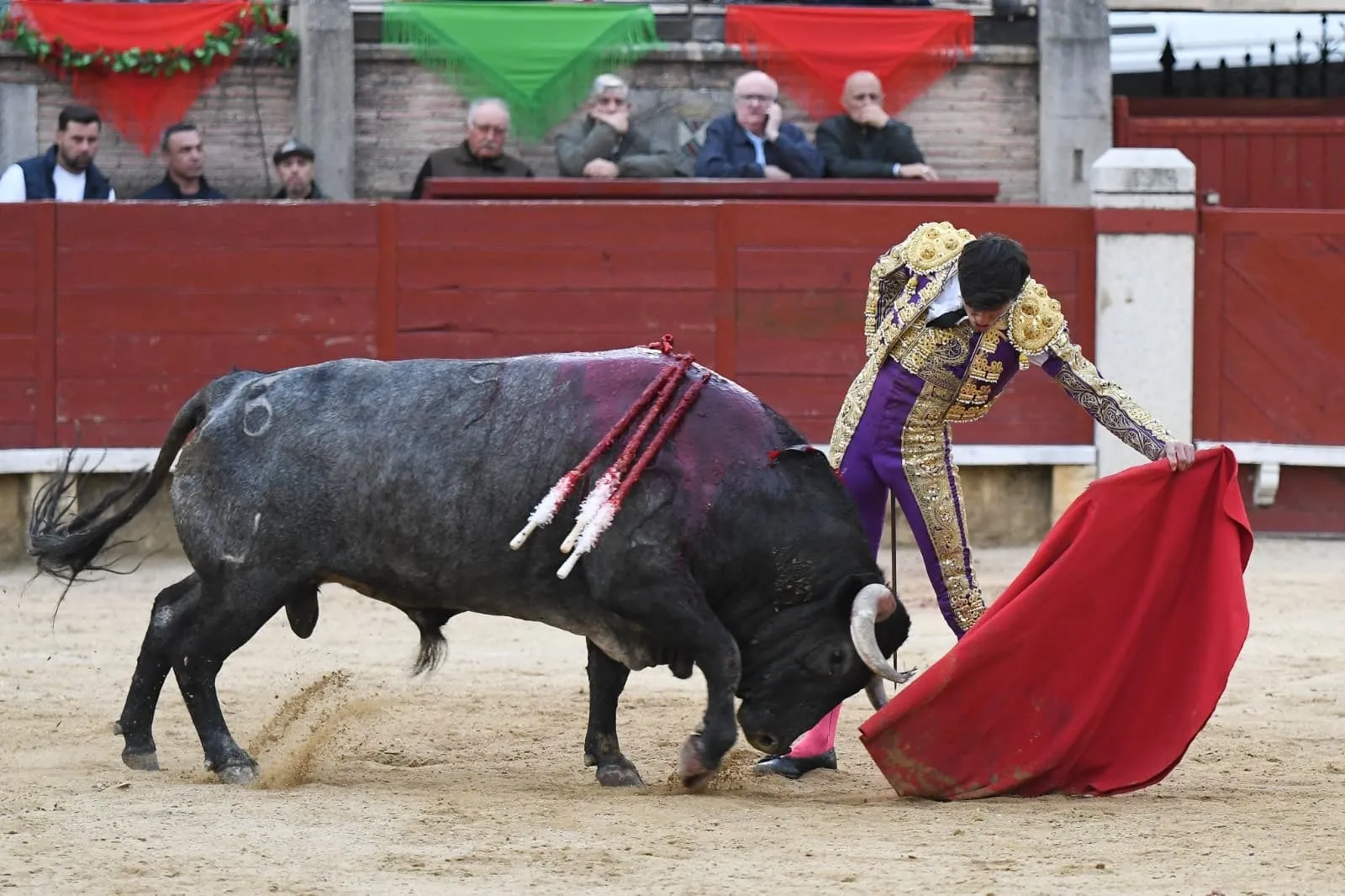 Foto 3 - Manuel Diosleguarde corta una oreja de peso en la Copa Chenel