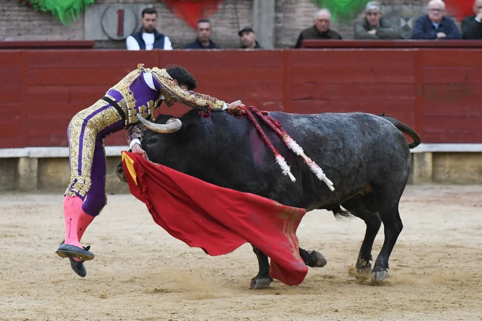 Foto 2 - Manuel Diosleguarde corta una oreja de peso en la Copa Chenel