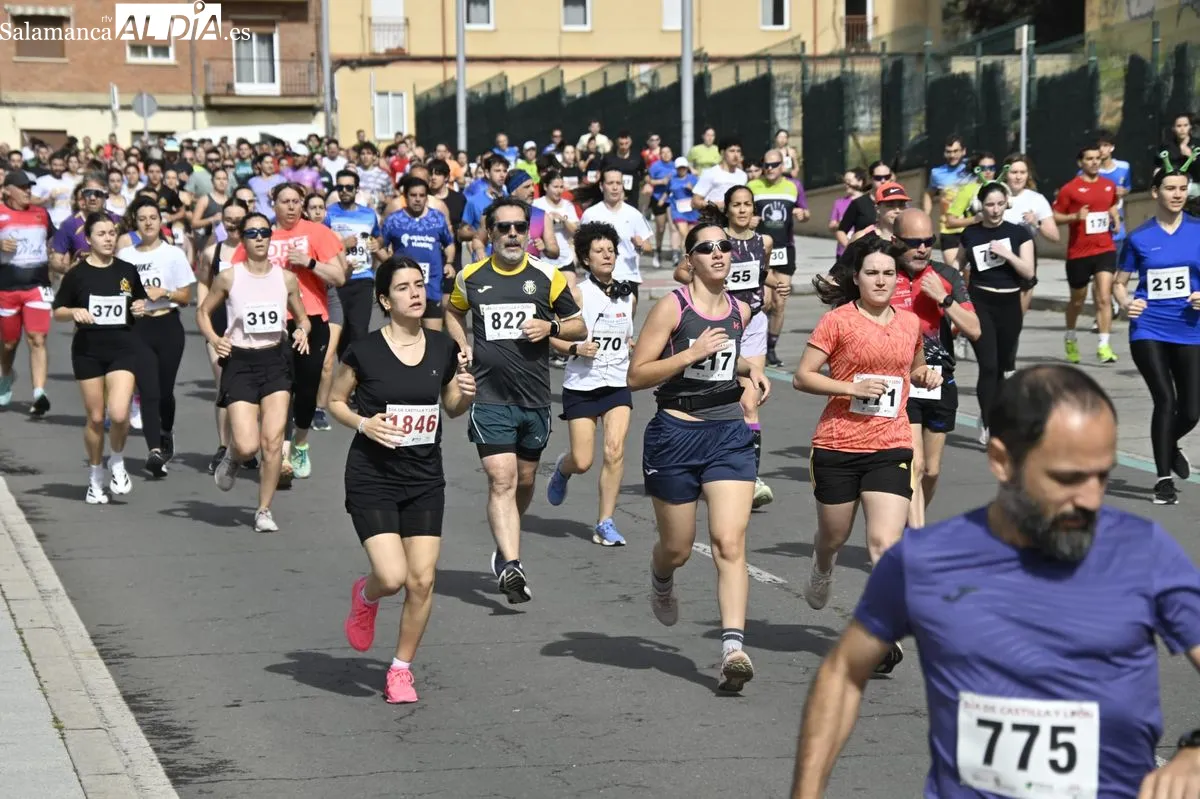 Álvaro Jaén y María José Carpio ganan la carrera inclusiva por el Día de Castilla y León 
