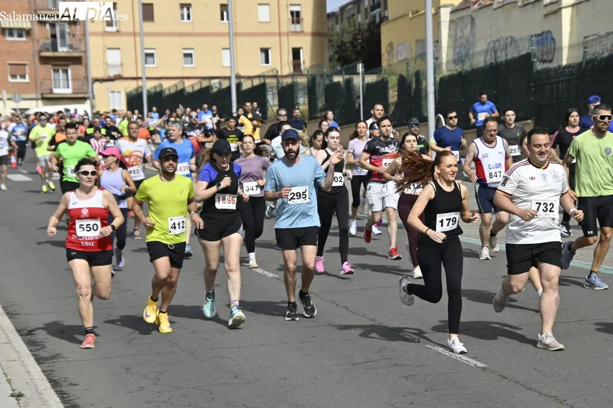 Álvaro Jaén y María José Carpio ganan la carrera inclusiva por el Día de Castilla y León 