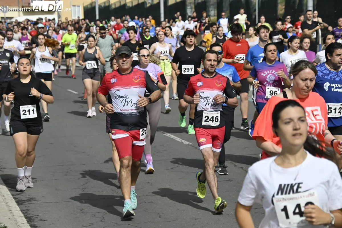 Álvaro Jaén y María José Carpio ganan la carrera inclusiva por el Día de Castilla y León 